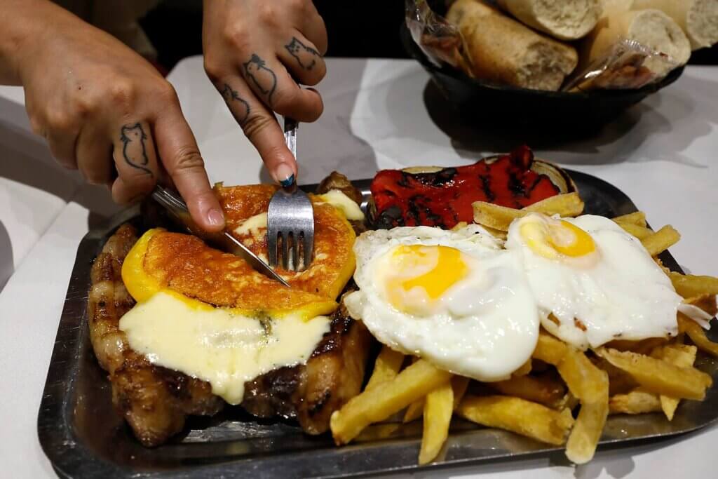 bife malevo restaurant pepito bodengon de buenos aires